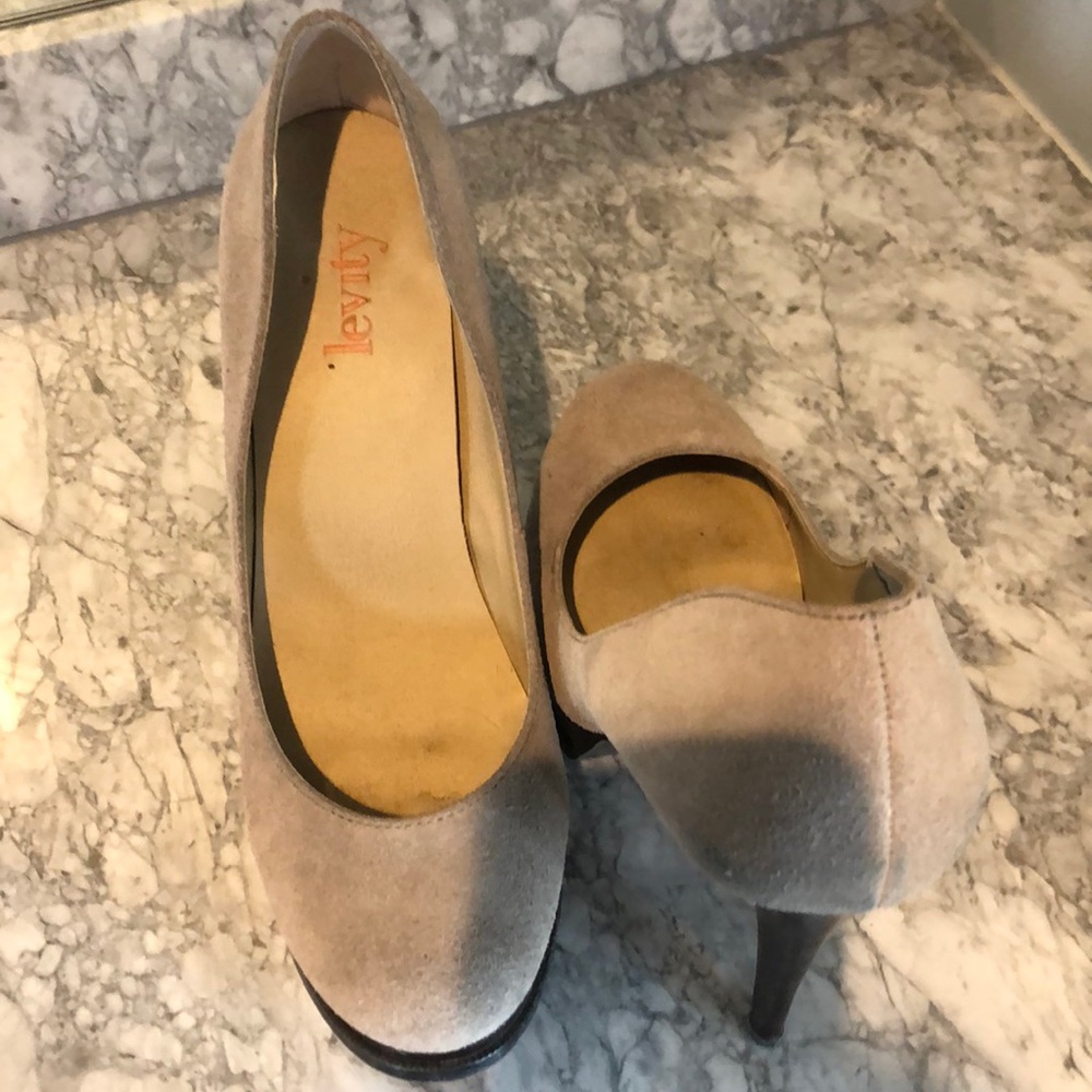 Levity shoes